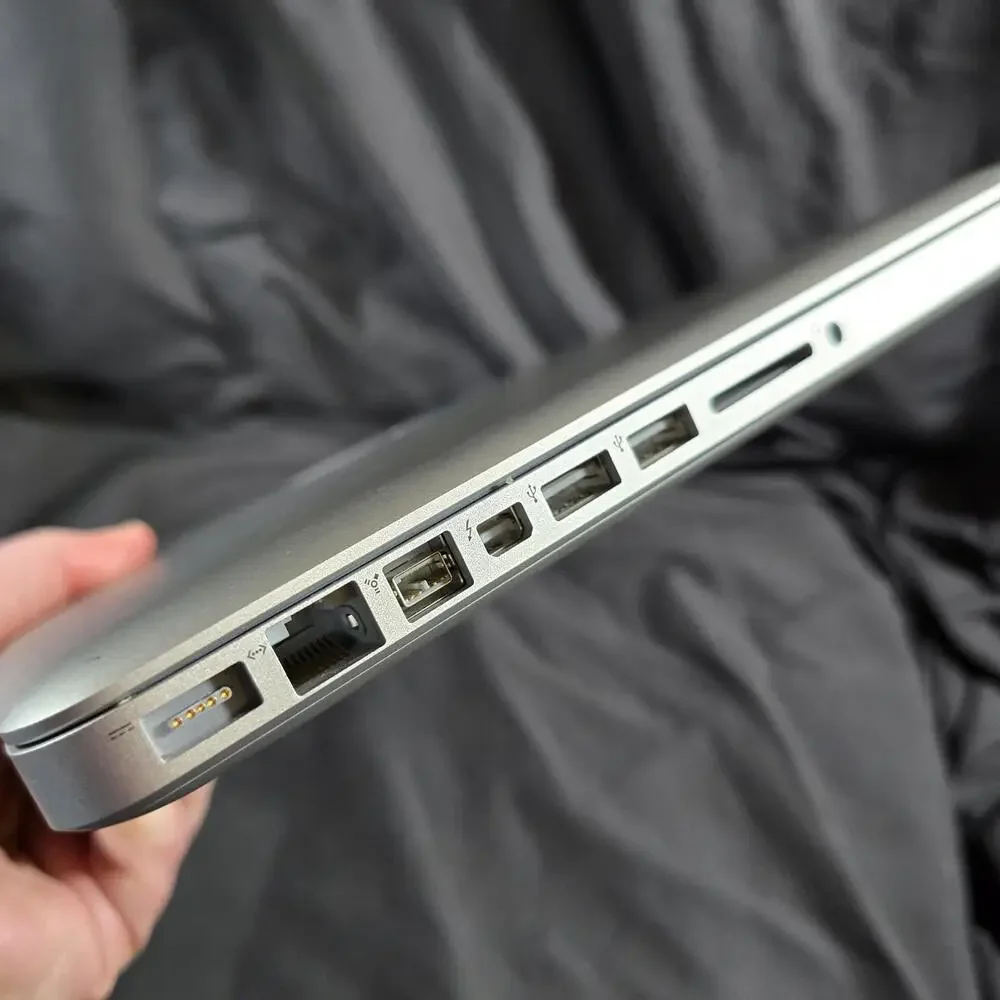 Apple MacBook Pro 13 Inch laptop 4GB Mid 2012 2.5 GHZ Intel Core i5 No Charger
